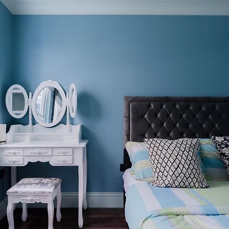 Central Stylish 2-Bed Apartment In London Bagian luar foto