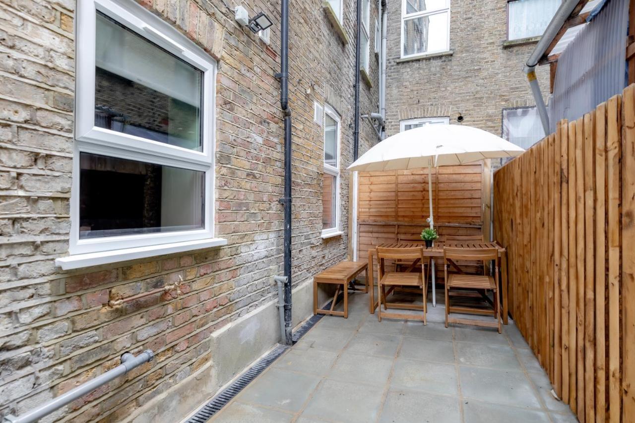 Central Stylish 2-Bed Apartment In London Bagian luar foto