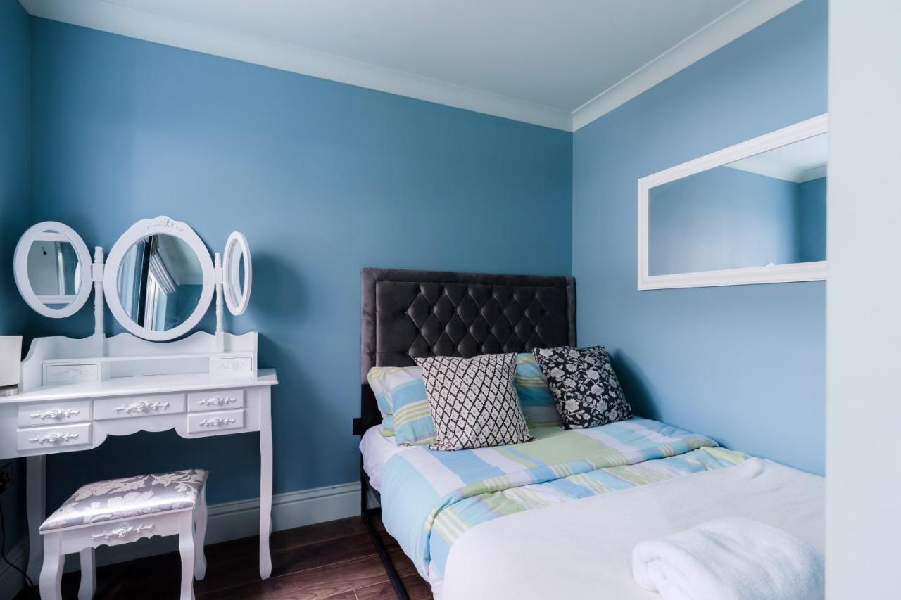 Central Stylish 2-Bed Apartment In London Bagian luar foto
